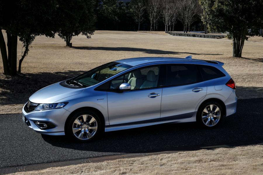  Honda Jade Hybrid 2015 года  (фото 18 из 30)